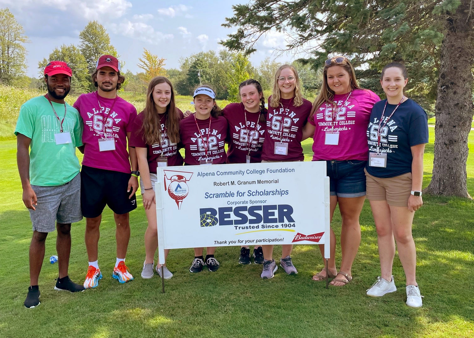 Student volunteers at the 2021 scramble posing for a group picture